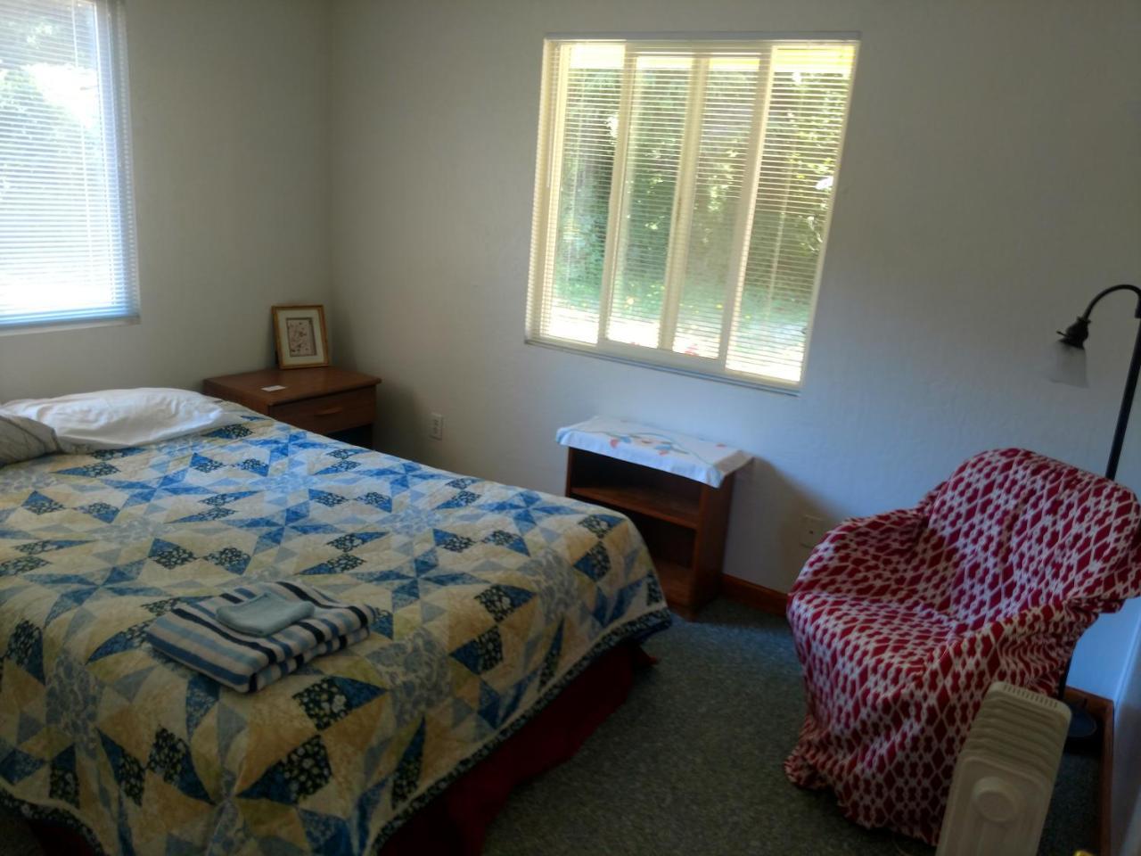 Lakeside Hostel & Guest House Crescent City Bagian luar foto